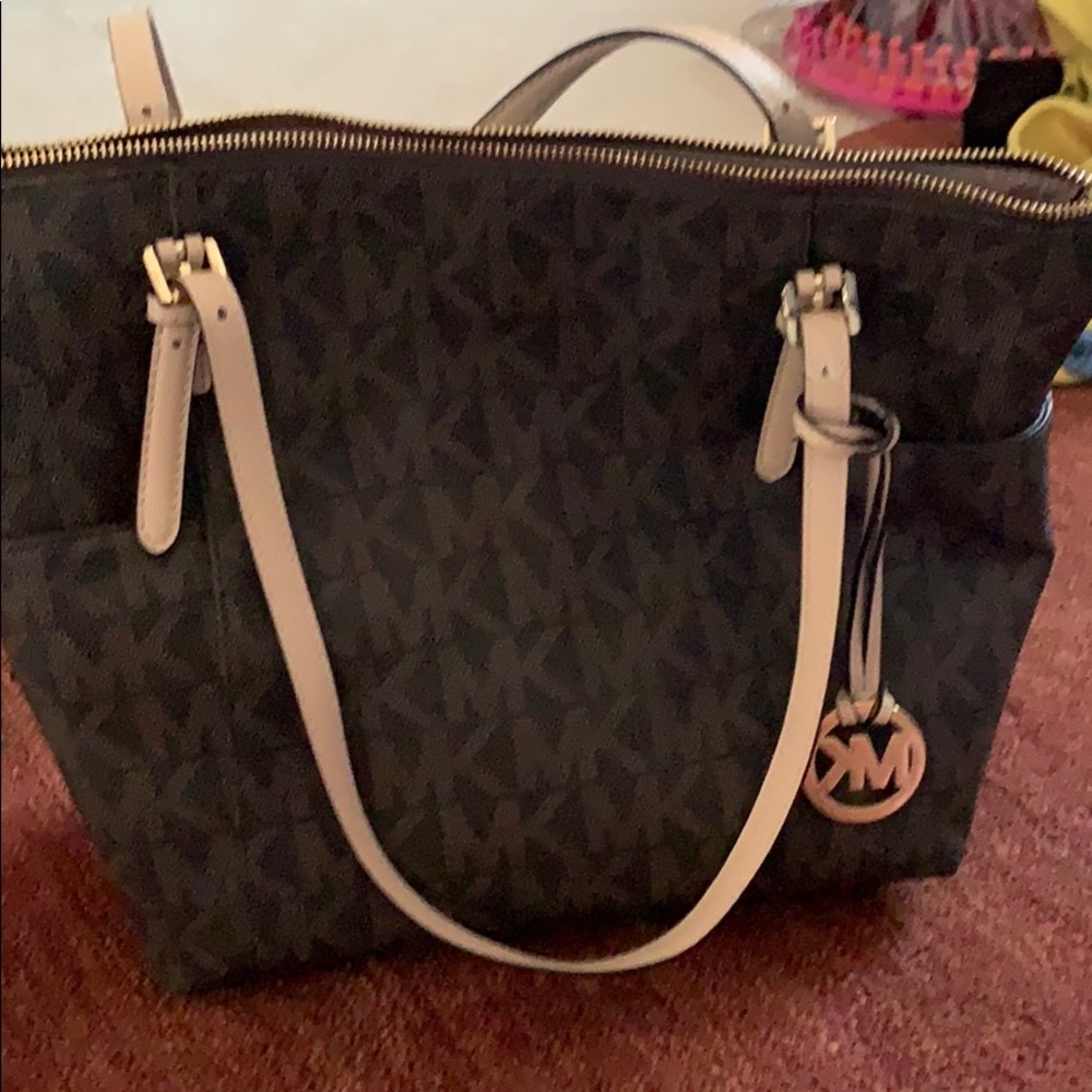Large tote